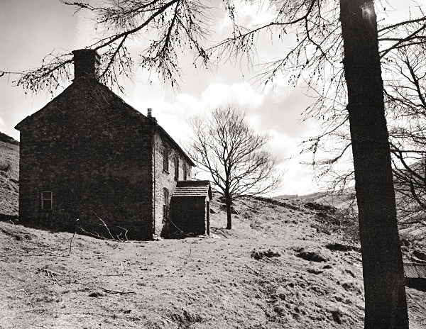 LLAWR-Y-CWM-BACH farmhouse & mine workings, Bontgoch, Ceredigion 2016 - CEREDIGION FARMHOUSES
