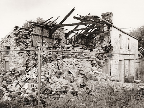 TY'N Y SWYDD, Castell Flemish, Ceredigion 2014 - CEREDIGION FARMHOUSES
