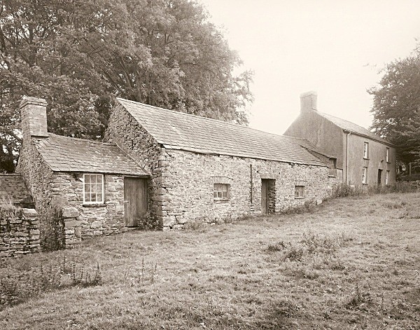 LLWYN-LL-WYD, Ceredigion 2010 - CEREDIGION FARMHOUSES