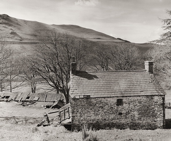 LLAWR-Y-CWM-BACH farmhouse & mine workings, Bontgoch, Ceredigion 2016 - CEREDIGION FARMHOUSES
