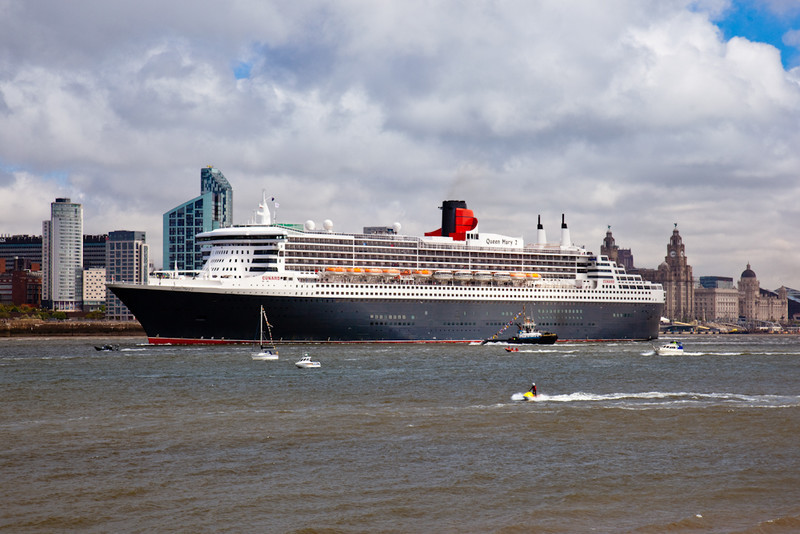CUNARD QUEEN MARY 2 AT LIVERPOOL CRUISE TERMINAL - Cunard Queens