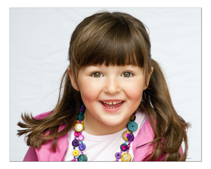 Bubbling Isla - Portraits, Pets and Events