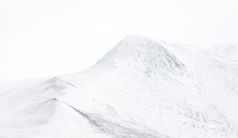 under light snow - Yr Elen