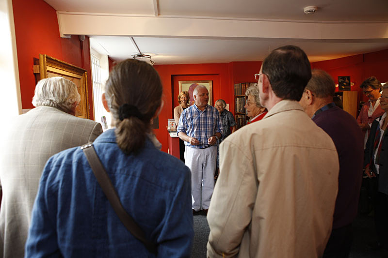 Fine Art_16 - 20th Century Paintings & Sculptures Exhibition 2010