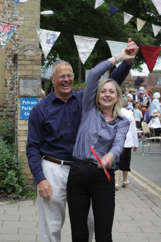 IMG_4420 - HM Queen Elizabeth 11 - Street Birthday Party Holt 2016