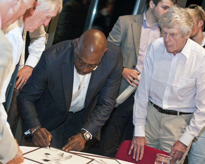 Web IMG_9627M - Sir Viv Richards at Greshams