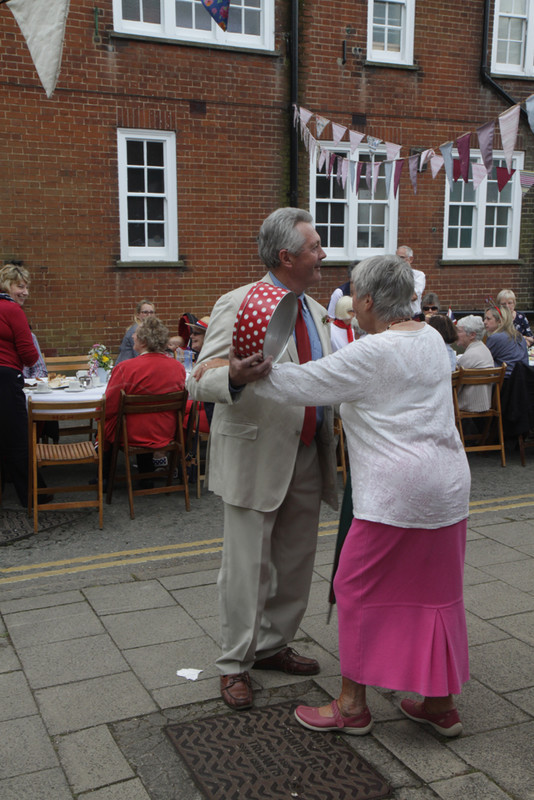IMG_4253 - HM Queen Elizabeth 11 - Street Birthday Party Holt 2016