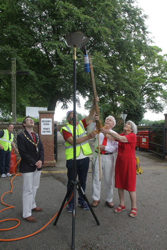 IMG_4276 - HM Queen Elizabeth 11 - Street Birthday Party Holt 2016