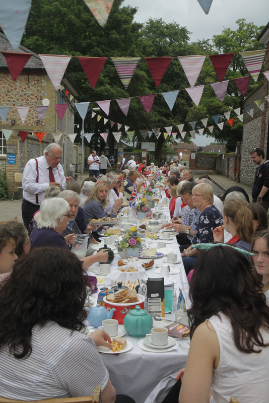 IMG_4141 - HM Queen Elizabeth 11 - Street Birthday Party Holt 2016