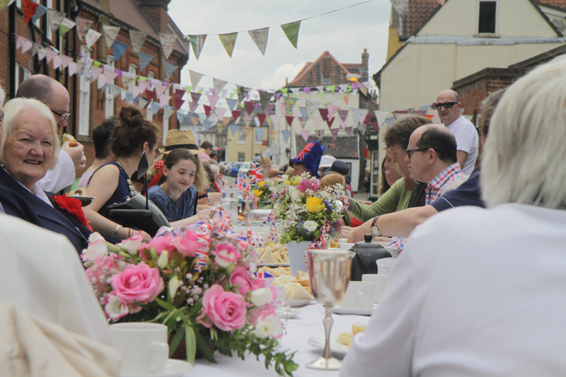 IMG_4188 - HM Queen Elizabeth 11 - Street Birthday Party Holt 2016
