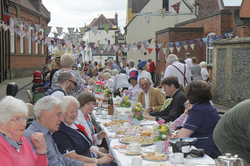 IMG_4299 - HM Queen Elizabeth 11 - Street Birthday Party Holt 2016