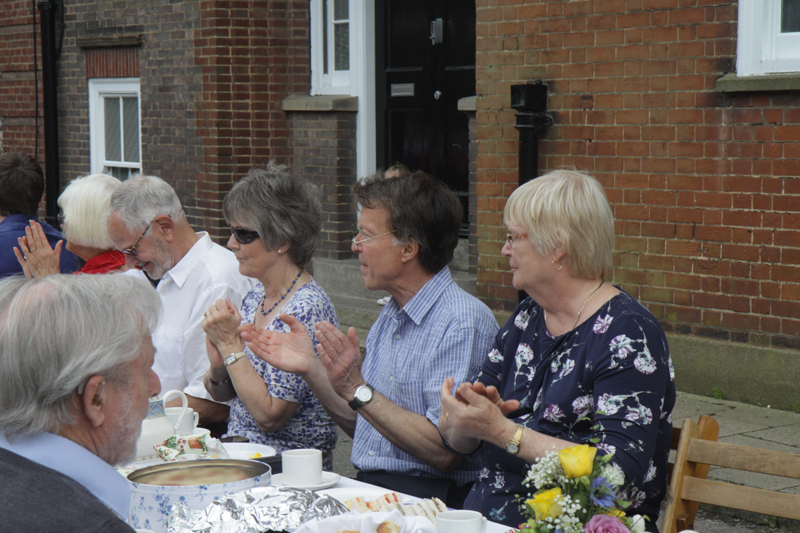 IMG_4217 - HM Queen Elizabeth 11 - Street Birthday Party Holt 2016