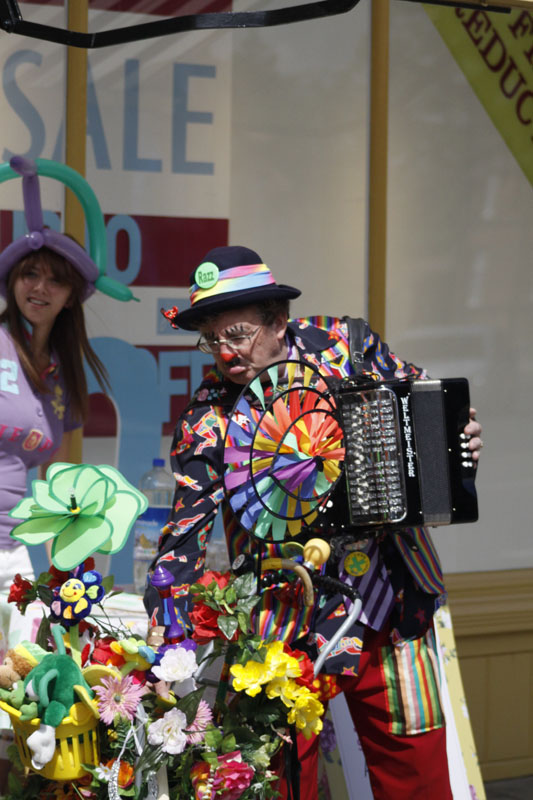 Razz  Auntie Pearl_20 - Razz the Clown & Auntie Pearl 2010