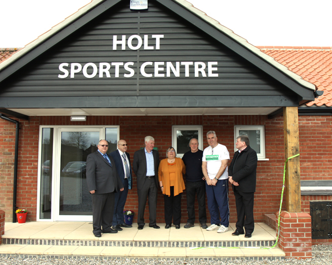 6 IMG_4338 - Holt Sports Centre 2016