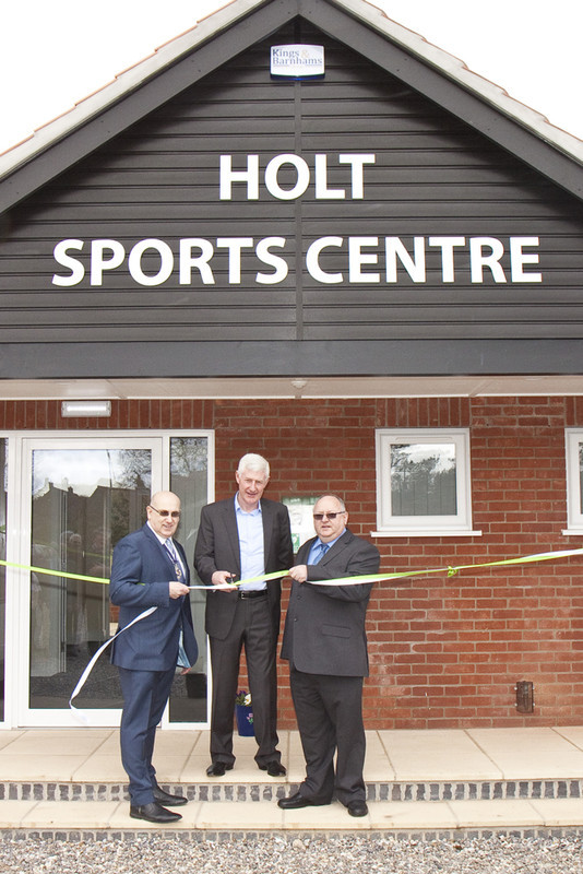17 IMG_4302 - Holt Sports Centre 2016