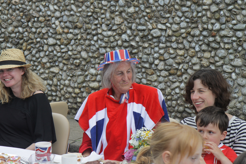 IMG_4254 - HM Queen Elizabeth 11 - Street Birthday Party Holt 2016