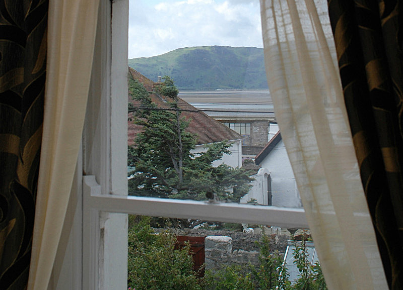  - COSY VINTAGE KING SIZED ROOM
