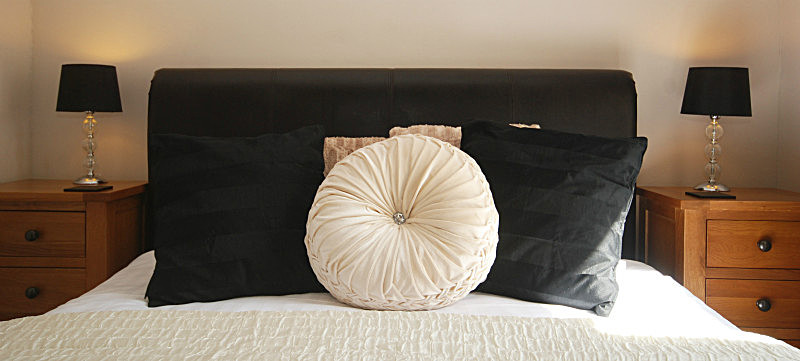  - COSY VINTAGE KING SIZED ROOM