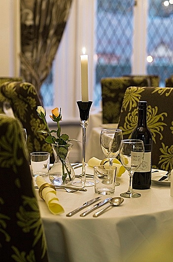  - LOUNGE & BREAKFAST ROOM