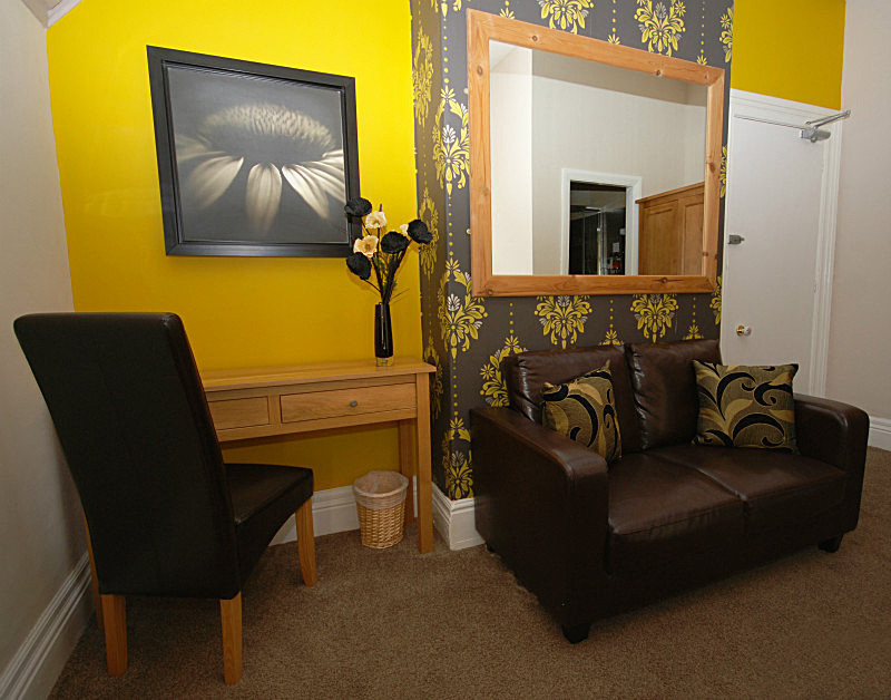  - COSY VINTAGE KING SIZED ROOM