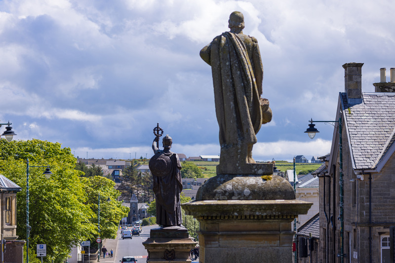 Thurso town square statues - Caithness
