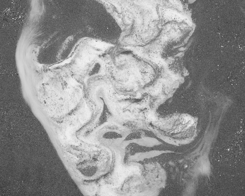 Ghosts 3 - Black & White