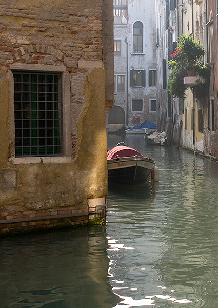 SUNLIT CANAL - VENICE - VENICE IN COLOUR