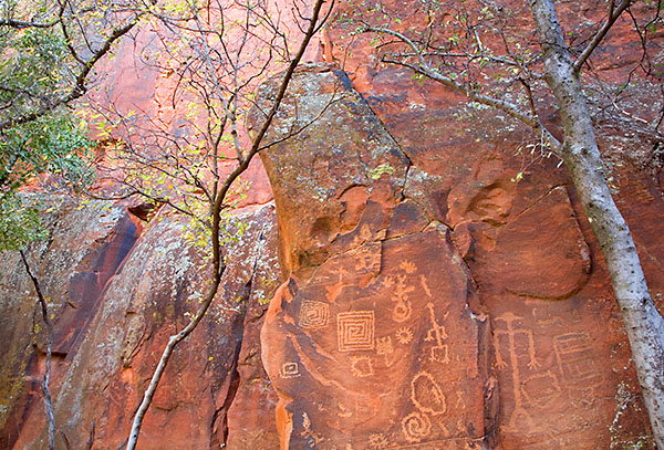V-BAR-V PETROGLYPHS -SEDONA, ARIZONA - THEREABOUTS