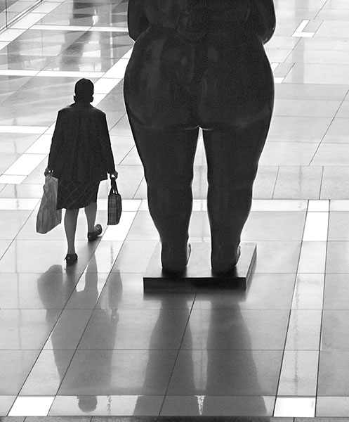 PASSING FANCY - NYC - B&W - IN THE CITY