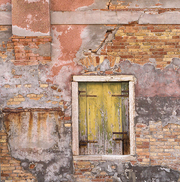 CHARTREUSE SHUTTERS - VENICE - VENICE IN COLOUR