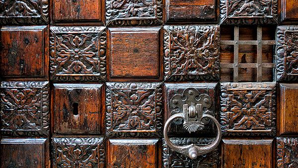 DOOR DETAIL - VENICE - VENICE IN COLOUR
