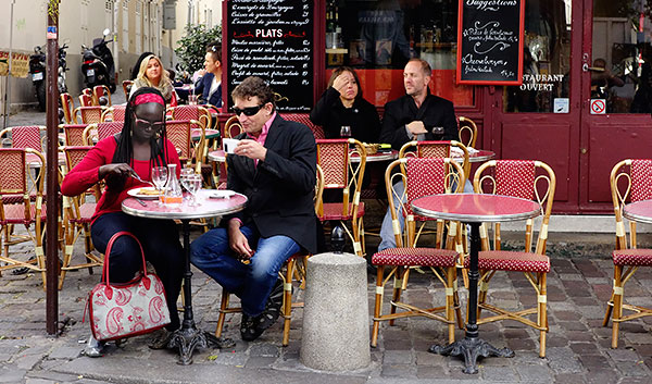 LA VIE - PARIS - PARIS
