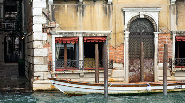 RED AWNINGS - VENICE - VENICE IN COLOUR