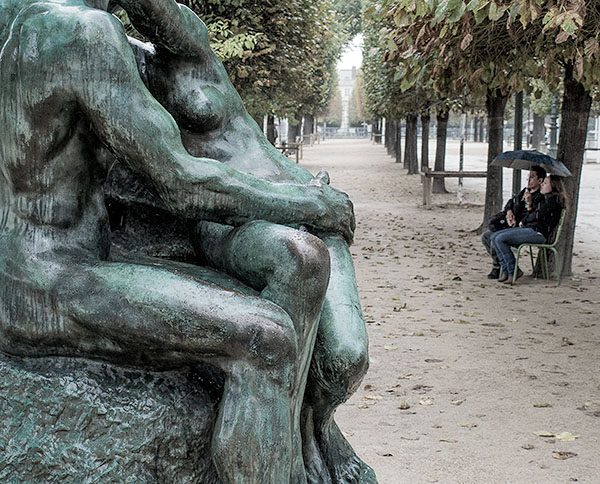 IN THE RAIN - PARIS - PARIS