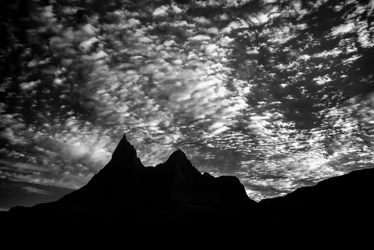 Sunrise Vulture Peak - Badlands National Park