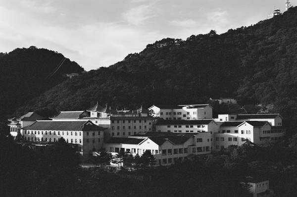 Above the Clouds (Mt Huangshan) #10 - Hangzhou and Yellow Mountain
