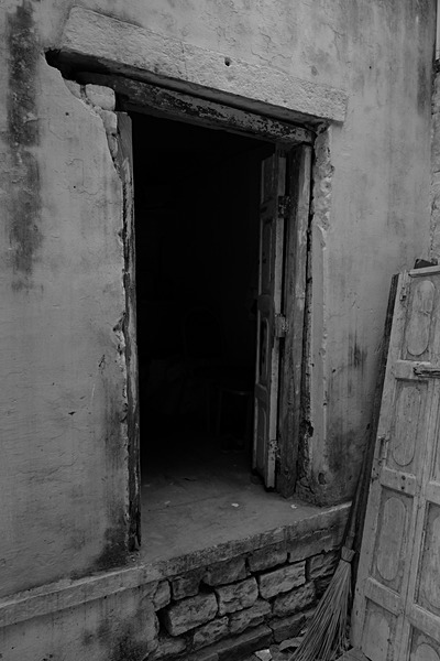 Doorway (Taj Usha Kiran Palace, Gwalior) - Digital Black and White Images