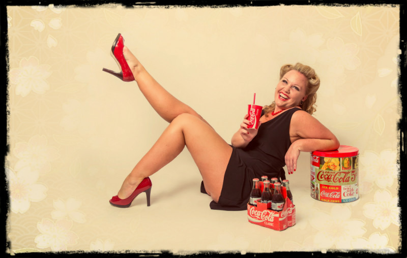  - CHERRY PIE PINUPS