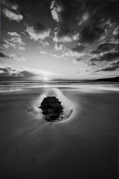 Inch, black and white