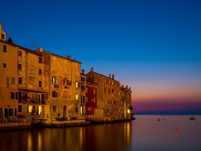 18 22-9150235 - Travel