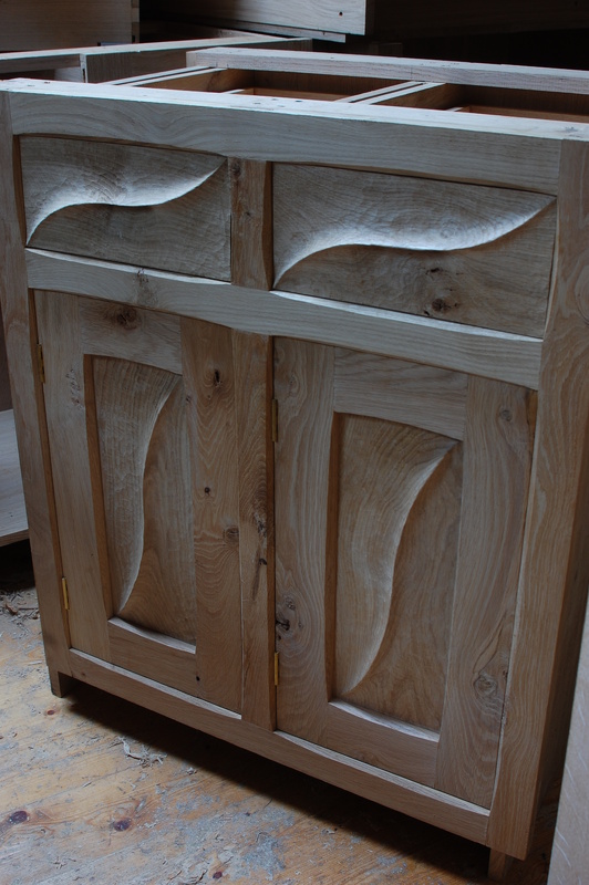 Handmade Kitchens, Bespoke Kitchen Specialists, Beautiful Country Kitchens, Bespoke Sculptural Kitchens, Free Standing Kitchens,