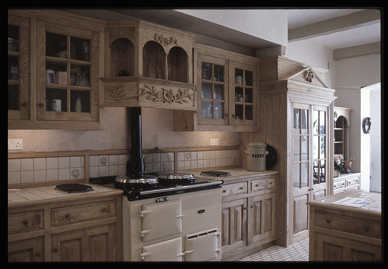 Classic Period Bespoke Kitchens | Handmade Kitchens Oxfordshire.