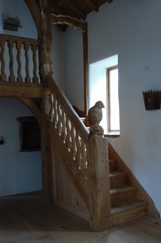 Solid Oak Staircases | Hand Carved Staircases