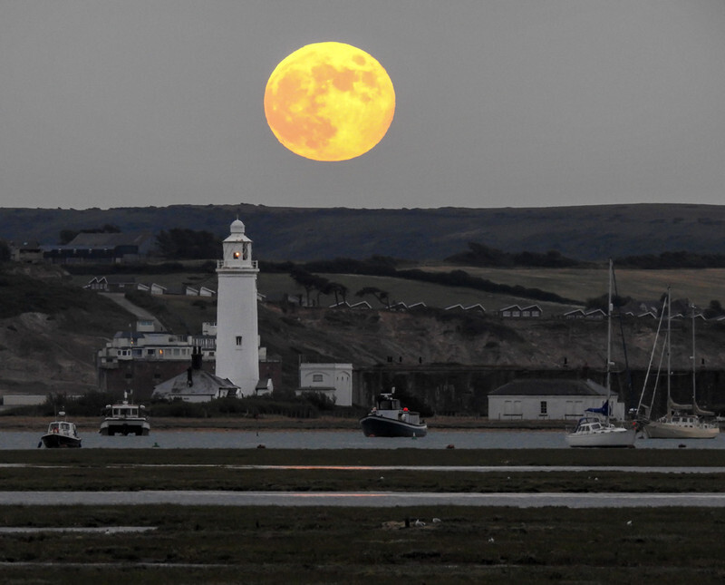 Strawberry Supermoon rising over Hurst Castle - 1 - Lockdown 2020 Favourites