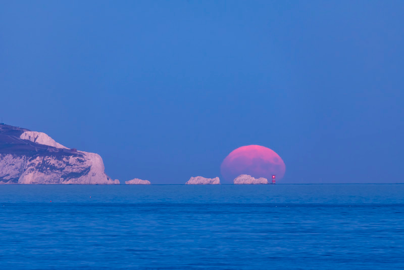 Moonrise behind the Needles - D75_7220 - Local Scenes