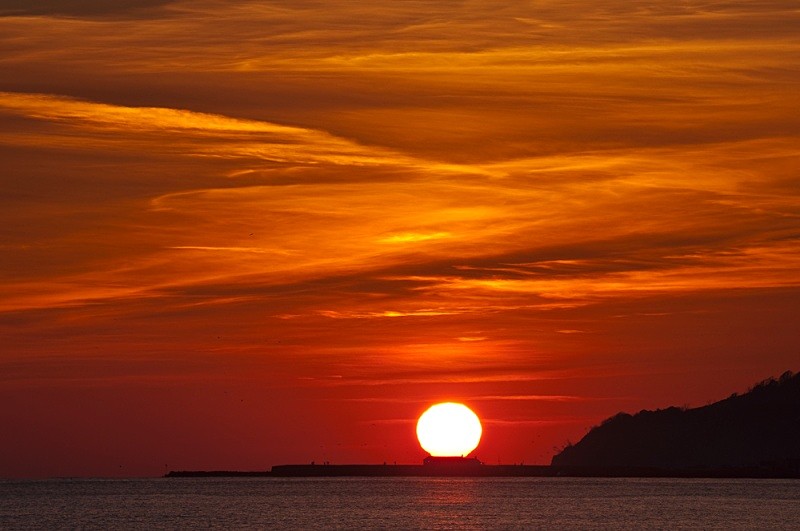 Sunset across the Cobb, Lyme Regis