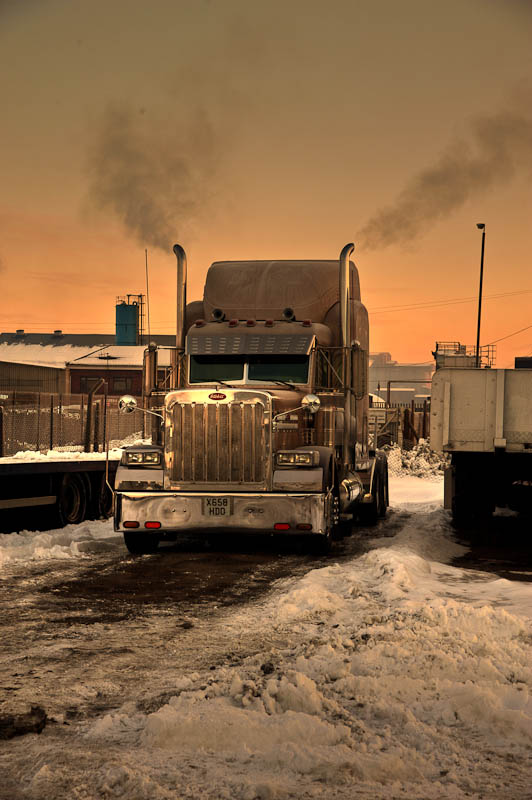 - American Dream Trucks Peterbilt 379 'Ice Road Truckers'