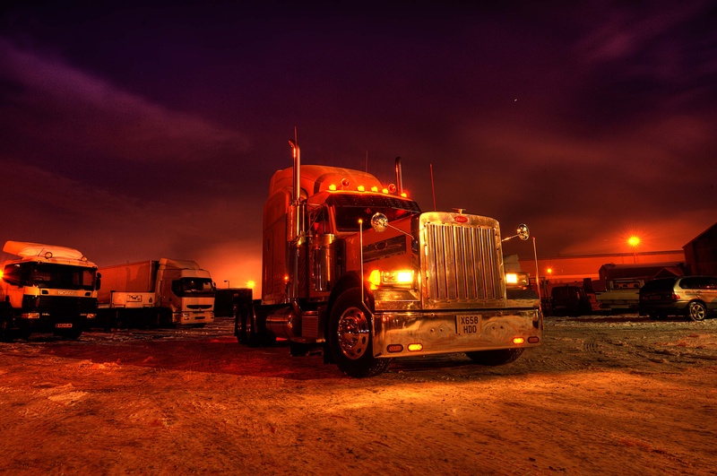  - American Dream Trucks Peterbilt 379 'Ice Road Truckers'