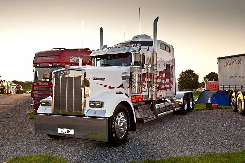  - Ice Road Truckers Alex Debogorski & Lisa Kelly at Truckfest South West