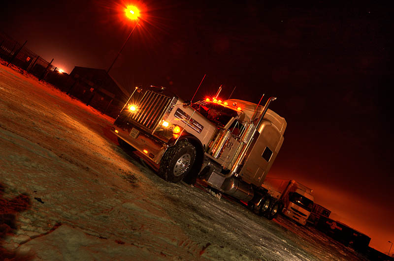 - American Dream Trucks Peterbilt 379 'Ice Road Truckers'